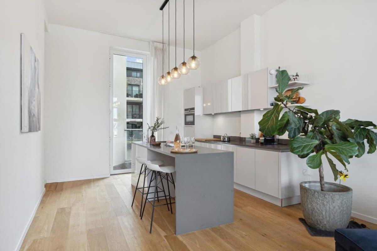 Bright Waterfront Apartment Antwerpen Bagian luar foto