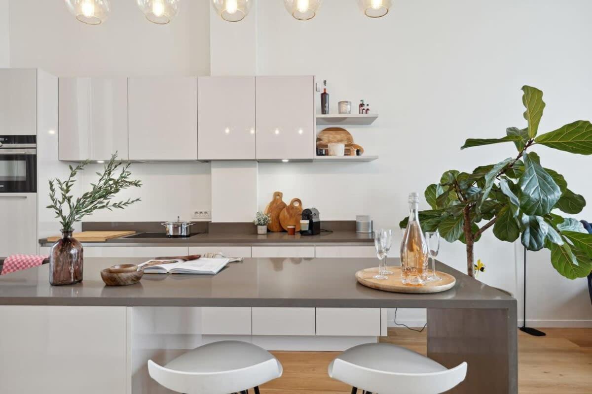 Bright Waterfront Apartment Antwerpen Bagian luar foto