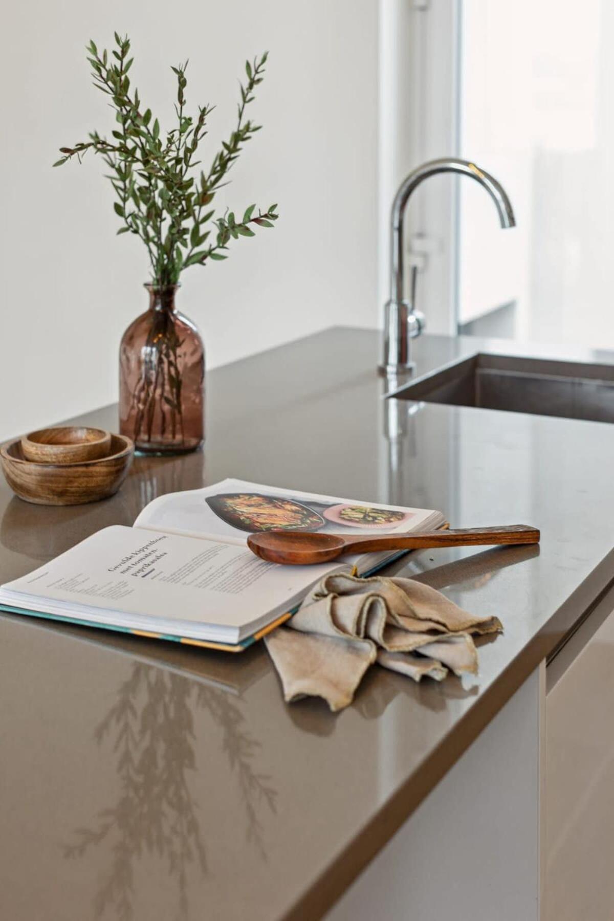 Bright Waterfront Apartment Antwerpen Bagian luar foto