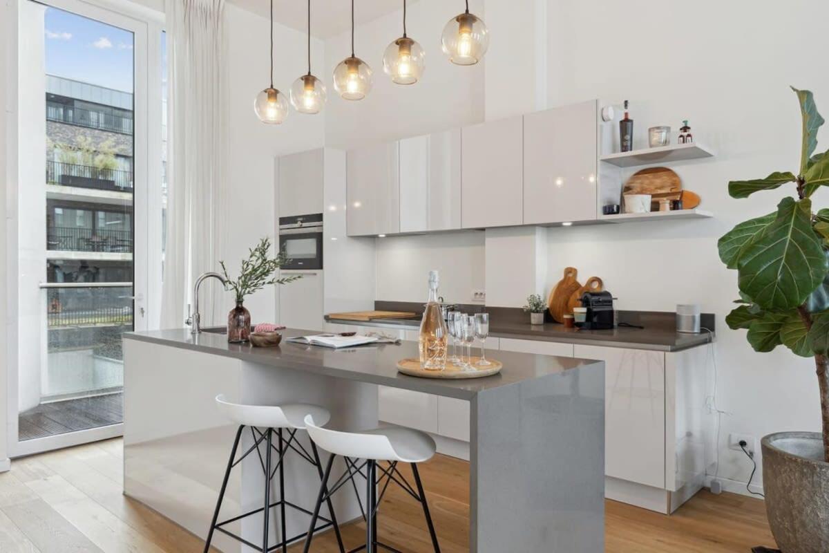 Bright Waterfront Apartment Antwerpen Bagian luar foto